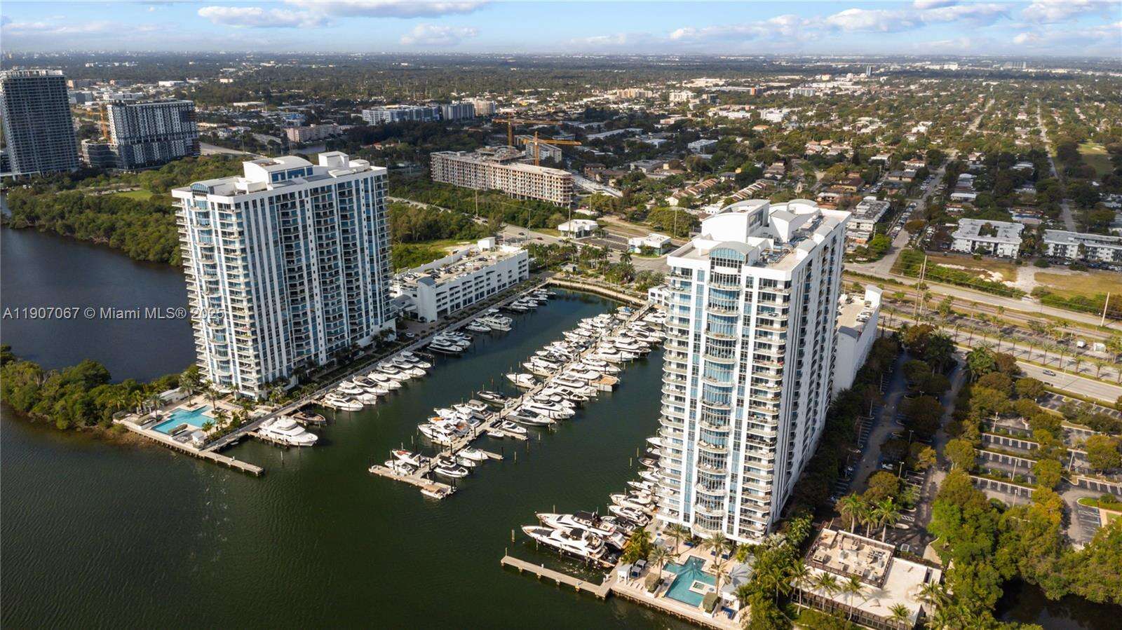 MARINA PALMS RESIDENCES SOUTH - 17111 Biscayne Blvd, North Miami Beach, FL 33160 | Picture 32