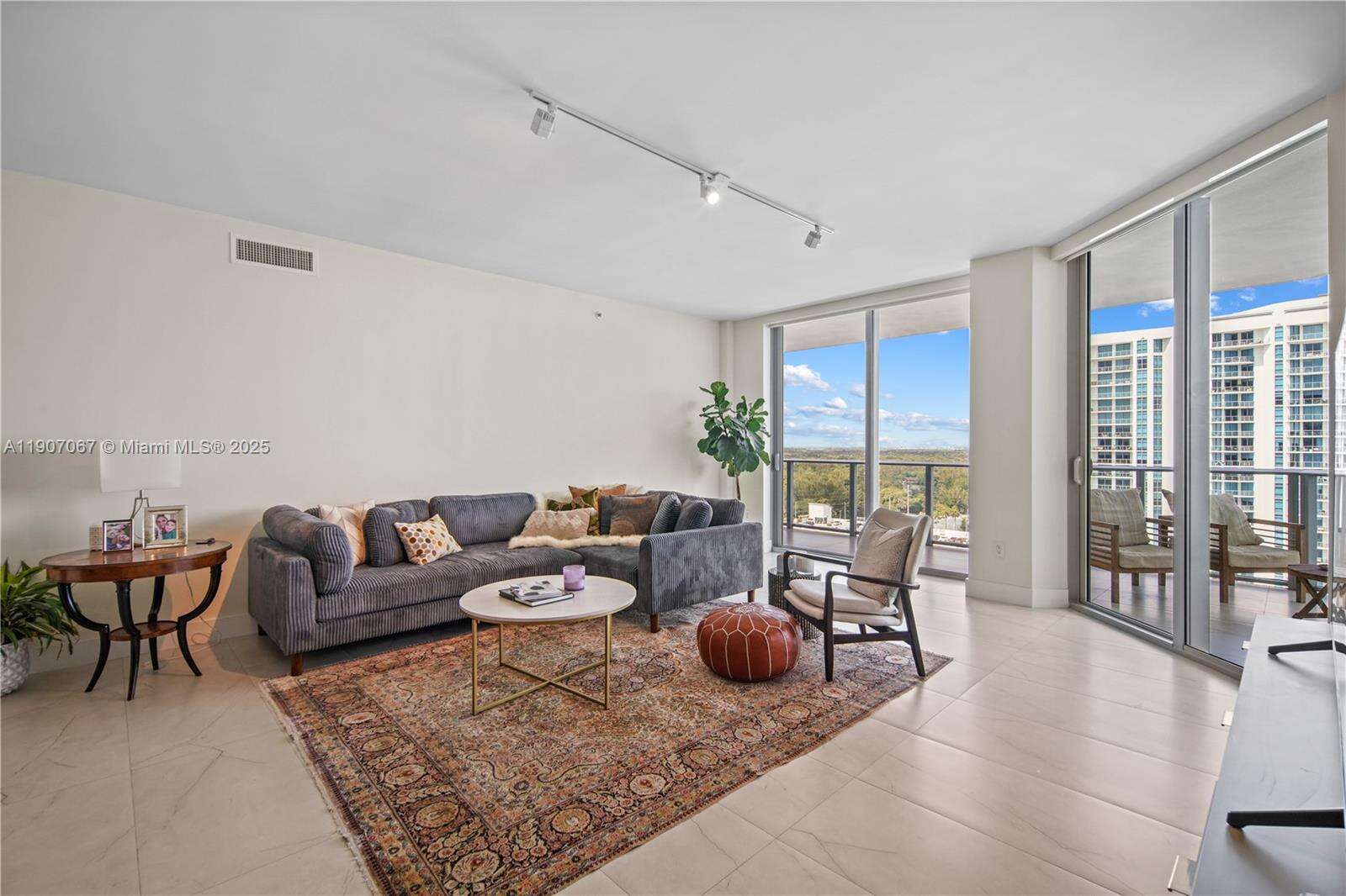 MARINA PALMS RESIDENCES SOUTH - 17111 Biscayne Blvd, North Miami Beach, FL 33160 | Picture 5