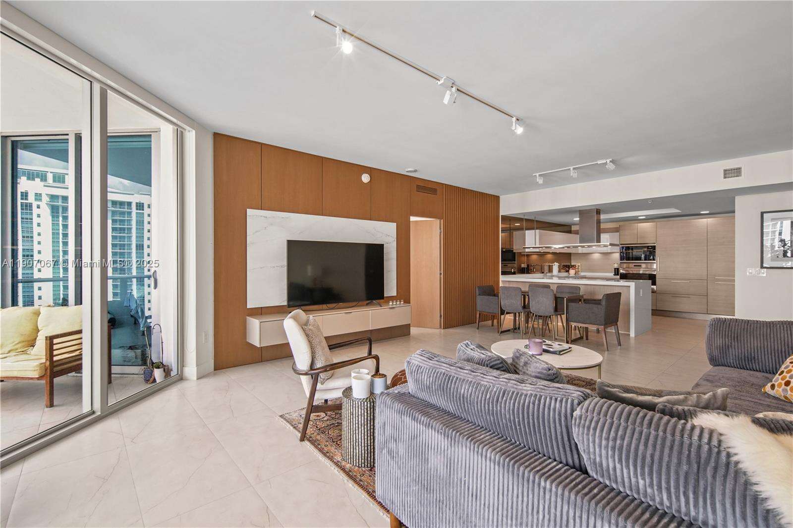 MARINA PALMS RESIDENCES SOUTH - 17111 Biscayne Blvd, North Miami Beach, FL 33160 | Picture 6