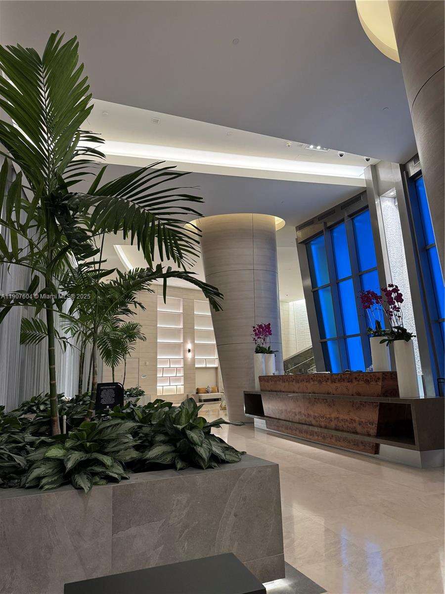 Trump Royale at 18201 Collins Ave, Sunny Isles Beach, FL 33160 - For Sale photo 16