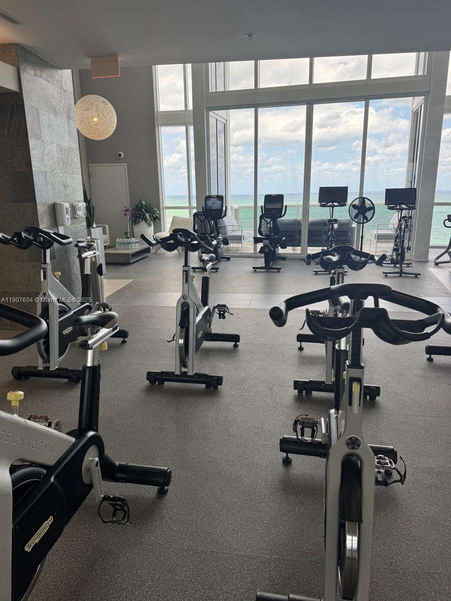 Trump Royale at 18201 Collins Ave, Sunny Isles Beach, FL 33160 - For Sale photo 20