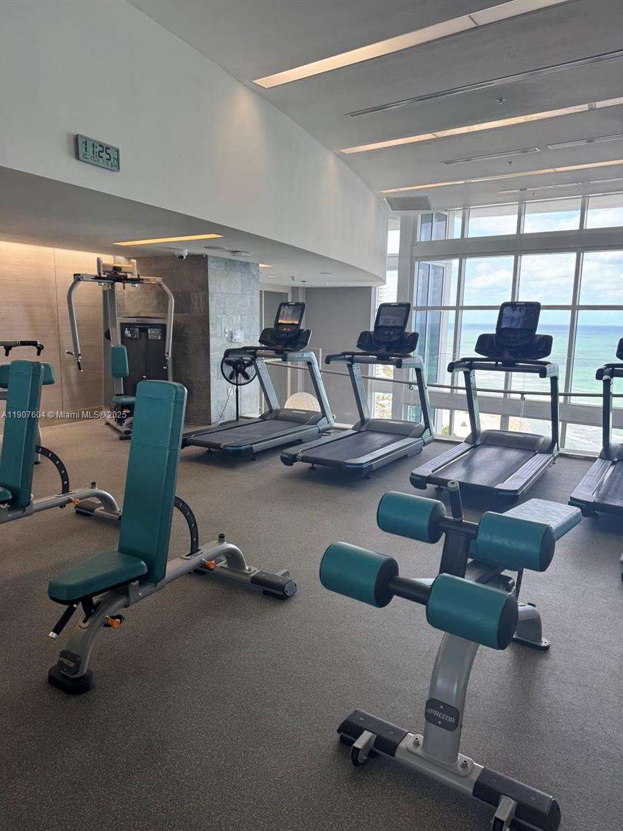 Trump Royale at 18201 Collins Ave, Sunny Isles Beach, FL 33160 - For Sale photo 22