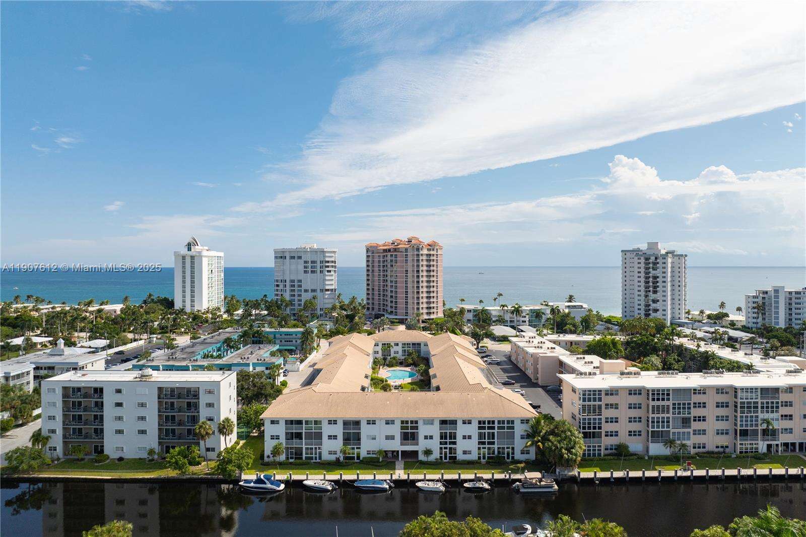 North Leisure Gardens Condos for Sale & Rent | Picture 1