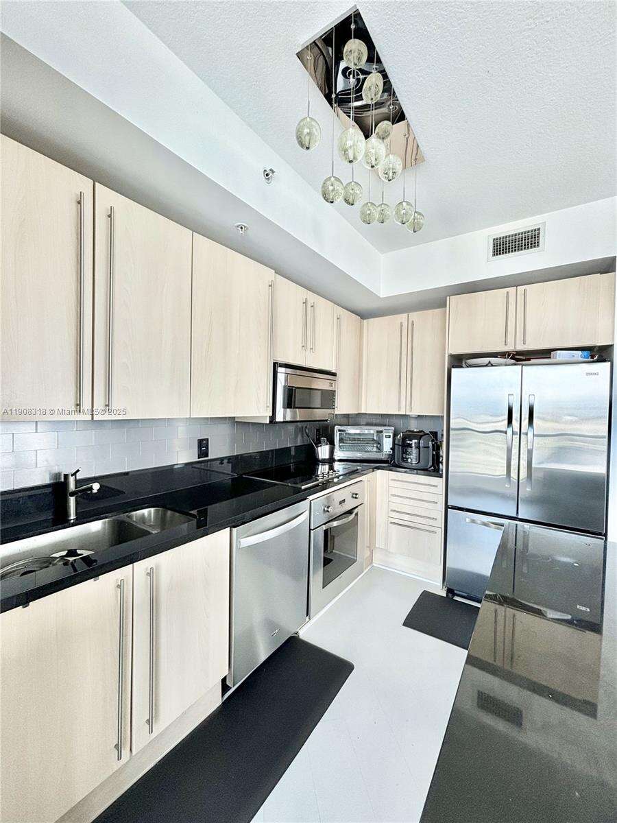 Axis On Brickell at 79 12th St, Miami, FL 33130 - For Sale photo 6