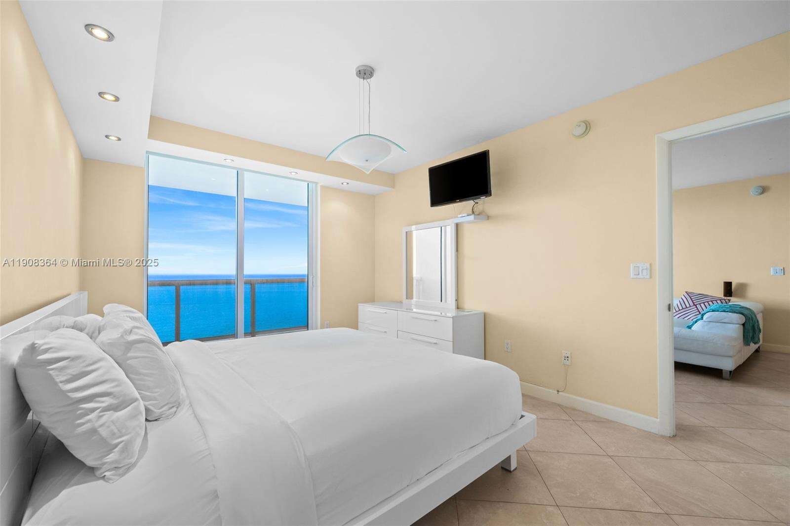 BEACH CLUB THREE - 1800 Ocean Dr, Hallandale Beach, FL 33009 | Picture 20