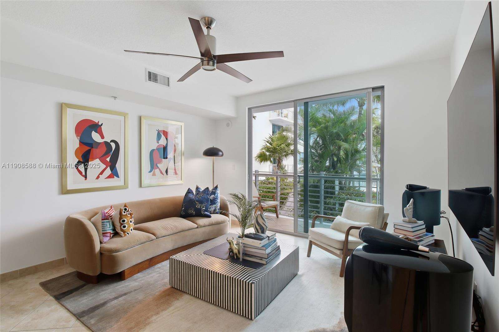 Cosmopolitan at 110 Washington Ave, Miami Beach, FL 33139 - For Sale photo 3