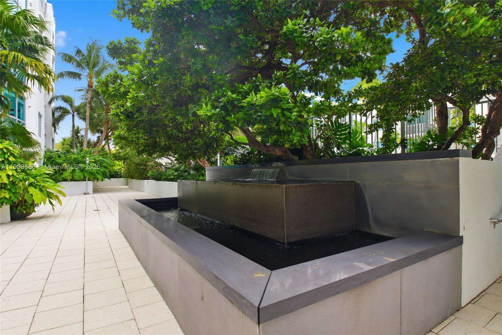 Cosmopolitan at 110 Washington Ave, Miami Beach, FL 33139 - For Sale photo 26