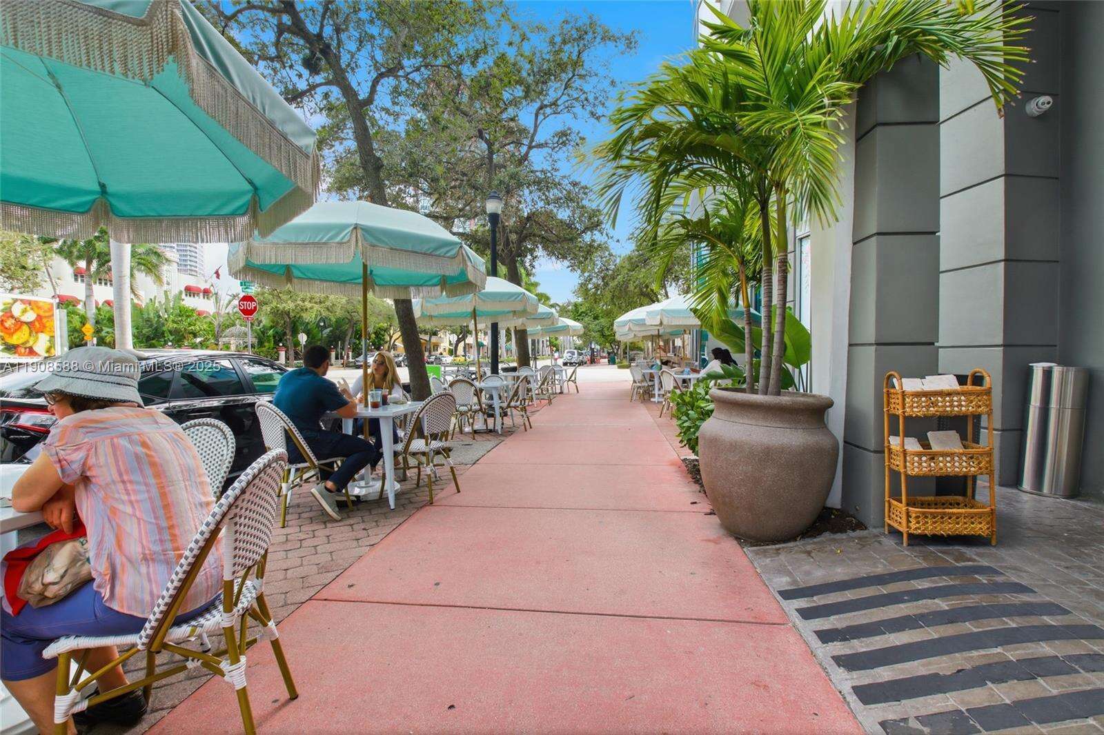 Cosmopolitan at 110 Washington Ave, Miami Beach, FL 33139 - For Sale photo 27