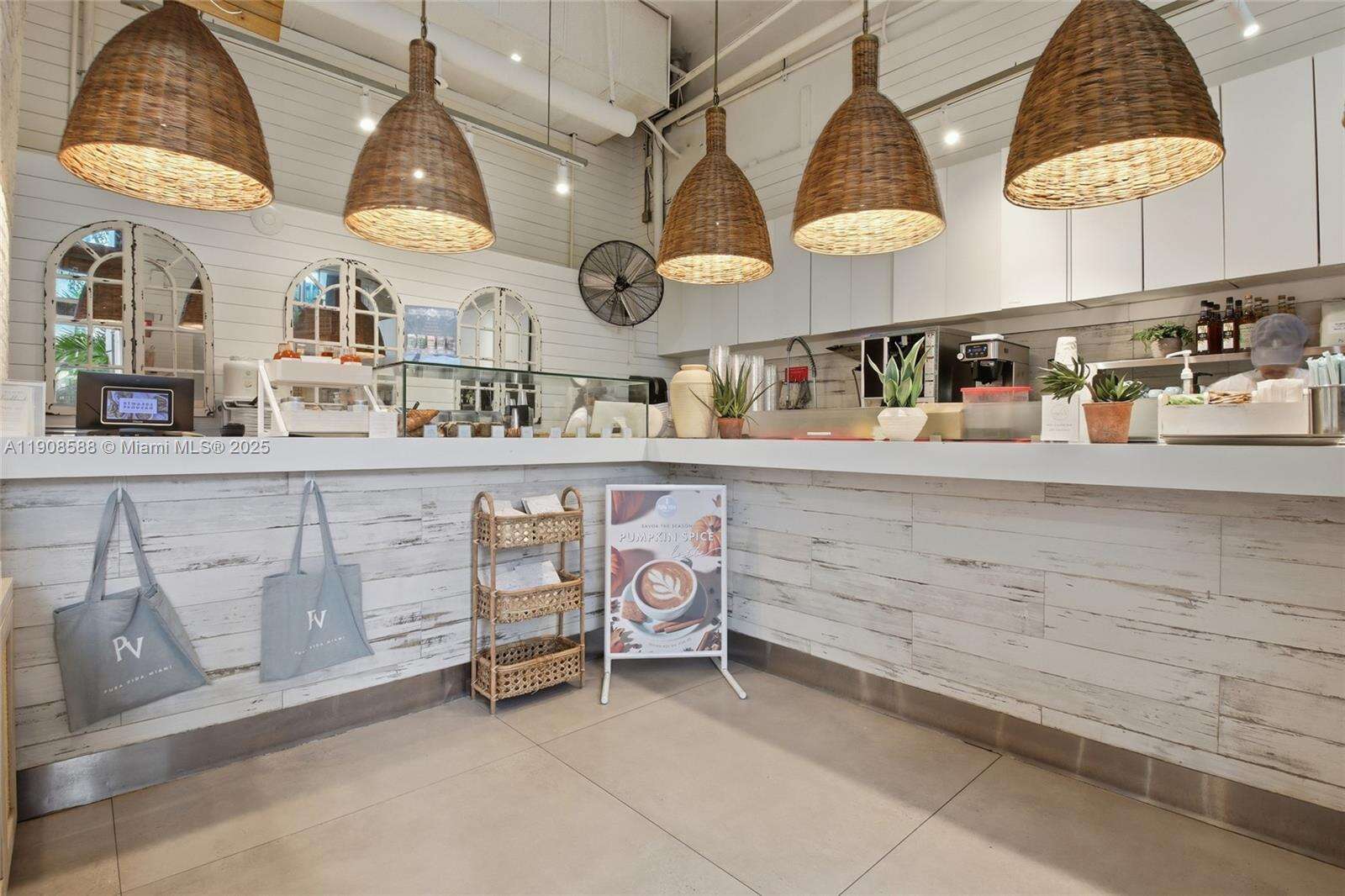 Cosmopolitan at 110 Washington Ave, Miami Beach, FL 33139 - For Sale photo 30