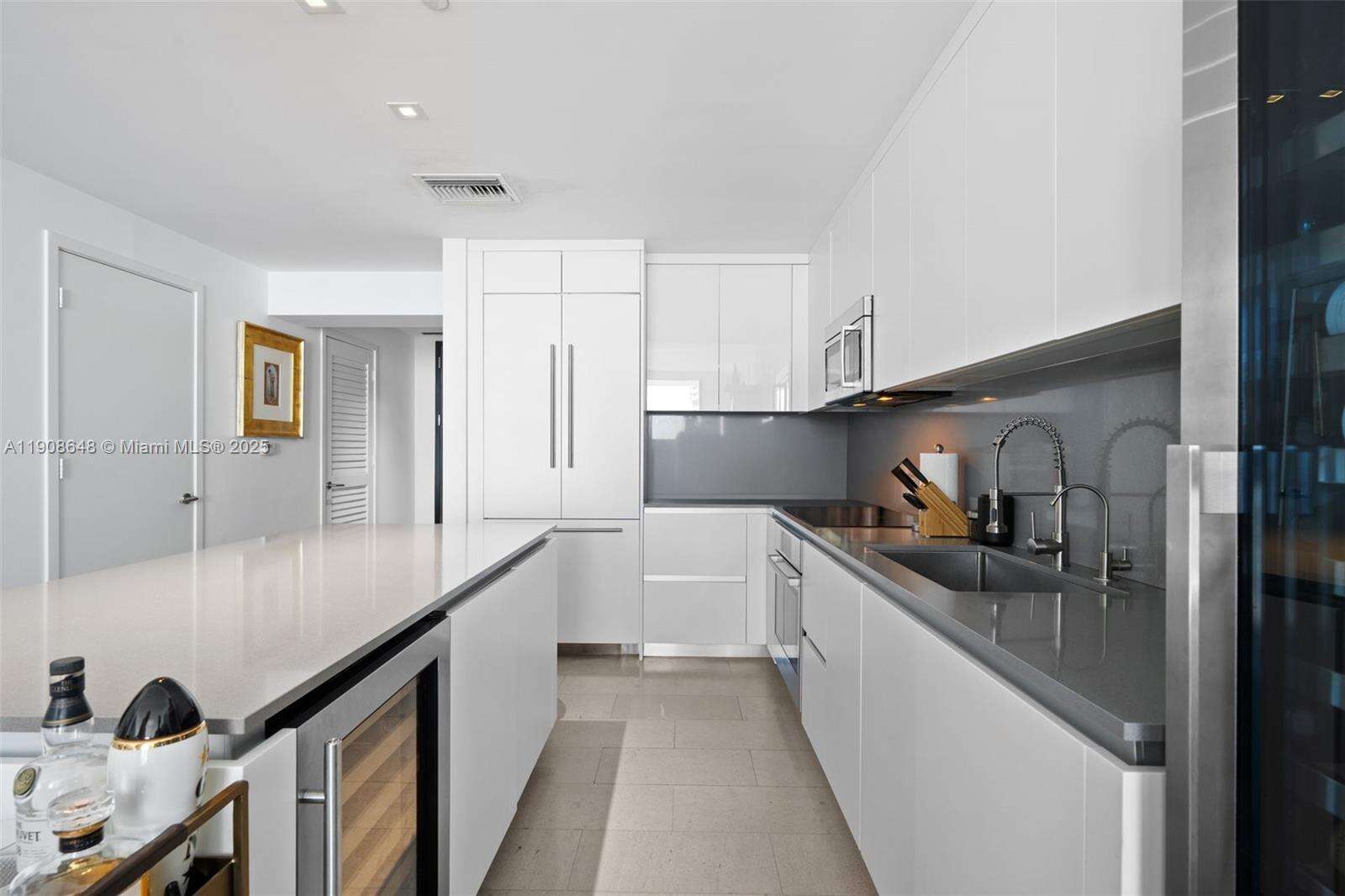 Reach Brickell at 68 6 St, Miami, FL 33131 - For Sale photo 4