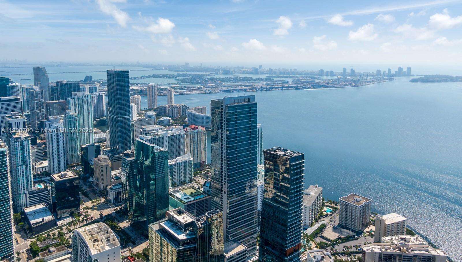 MILLENNIUM TOWER - 1425 Brickell Ave, Miami, FL 33131 | Picture 4