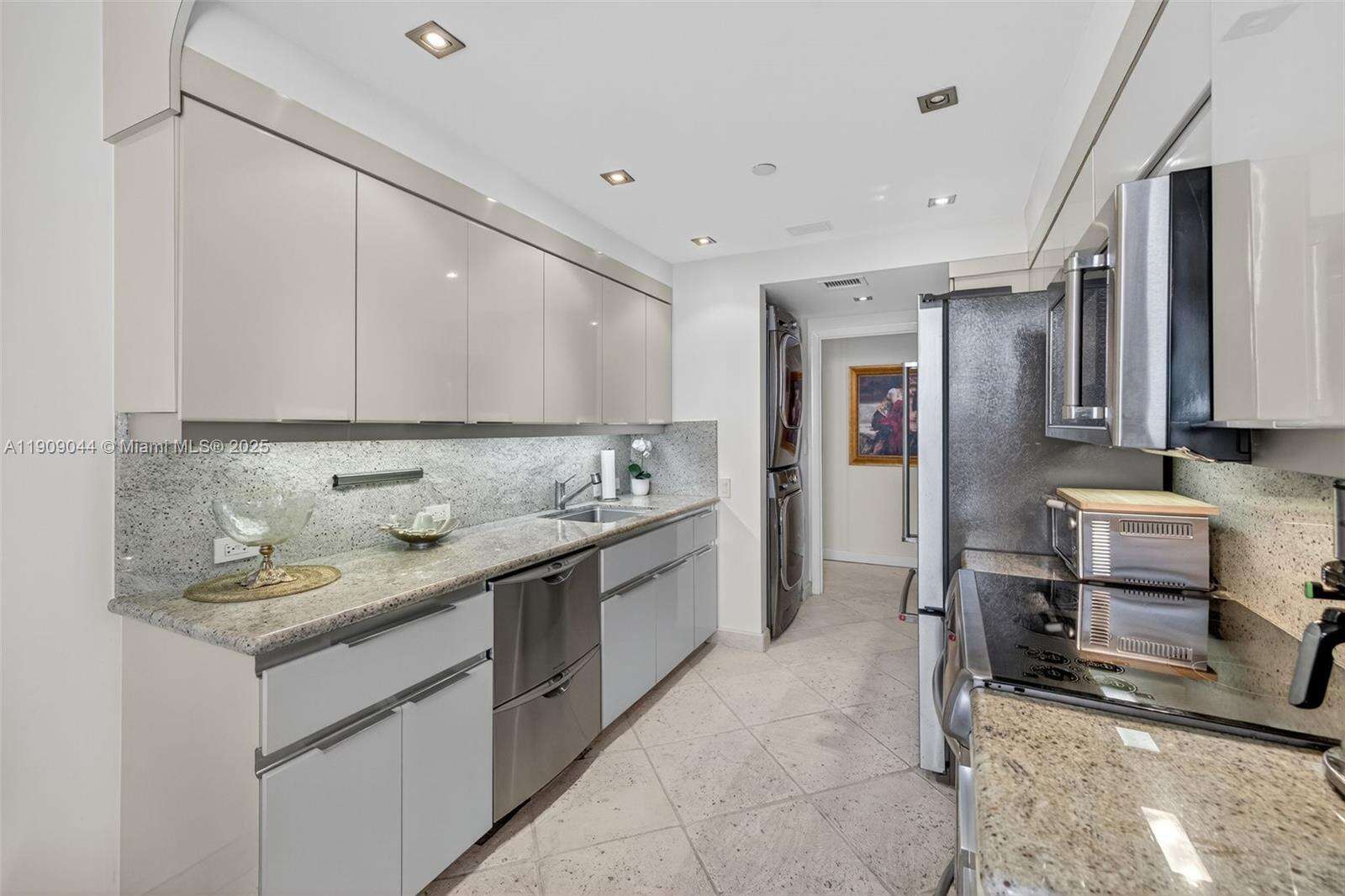 3000 Williams Island at 3000 Island Blvd, Aventura, FL 33160 - For Sale photo 31