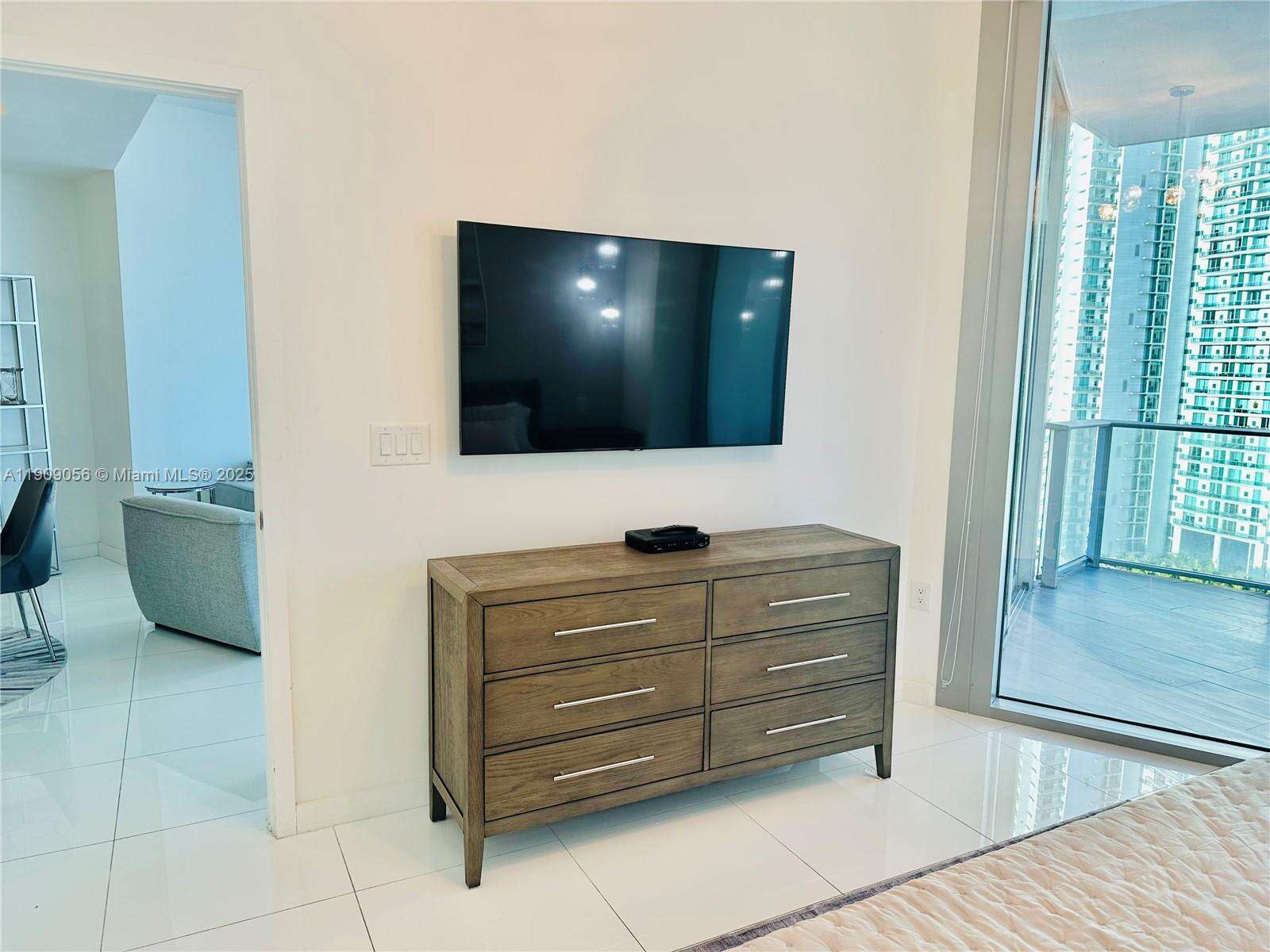 PARAMOUNT MIAMI WORLDCENTER - 851 1 Ave, Miami, FL 33132 | Picture 11