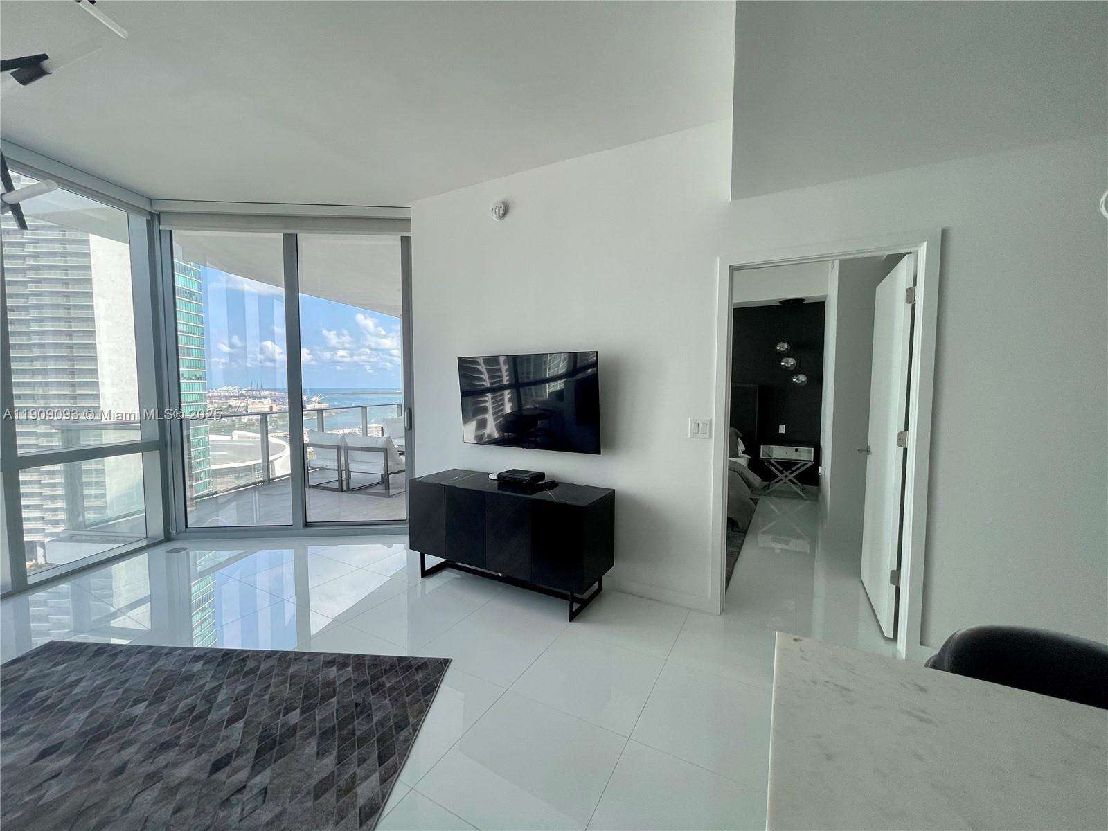 PARAMOUNT MIAMI WORLDCENTER - 851 1 Ave, Miami, FL 33132 | Picture 4