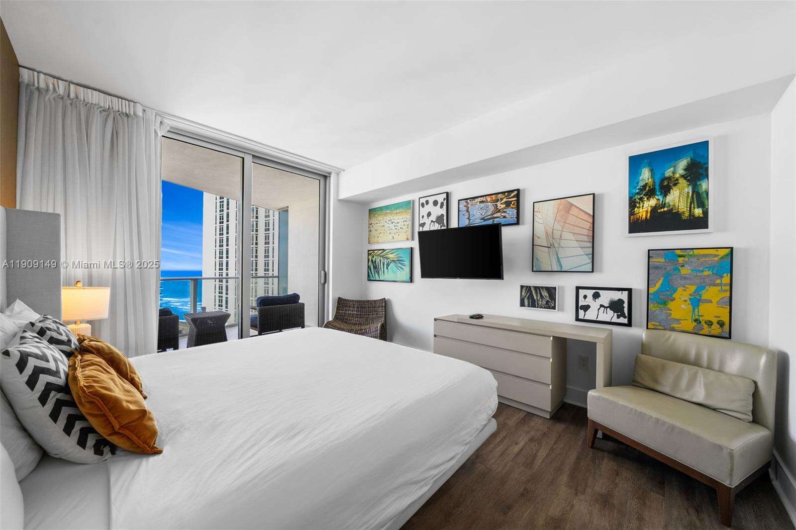 Hyde Resort at 4111 Ocean Dr, Hollywood, FL 33019 - For Sale photo 11