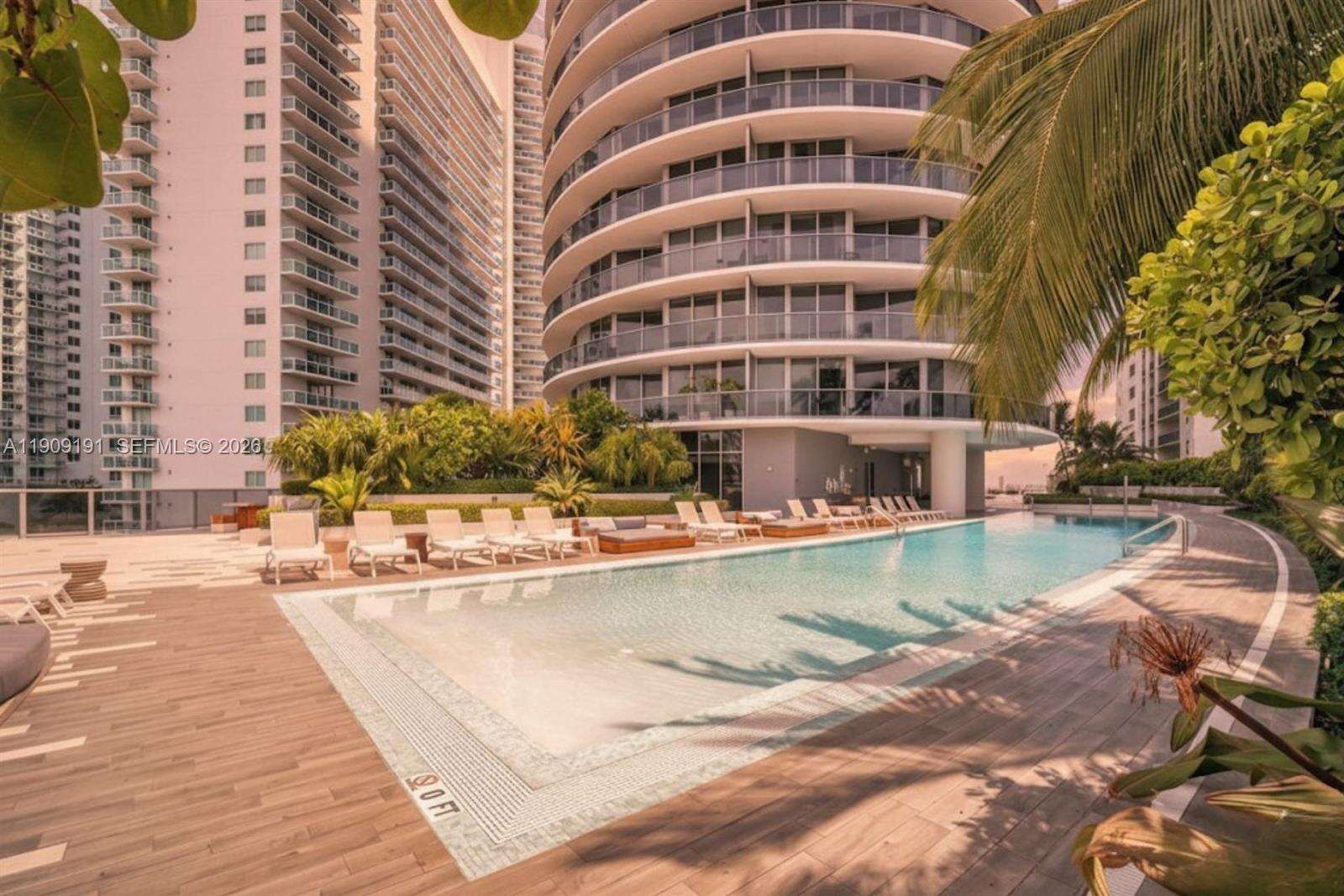 Aria On The Bay at 488 18 St, Miami, FL 33132 - For Sale photo 3