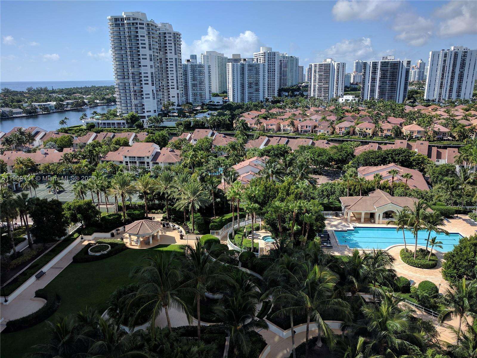 South Tower At The Point at 21055 Yacht Club Dr, Aventura, FL 33180 - For Sale photo 4
