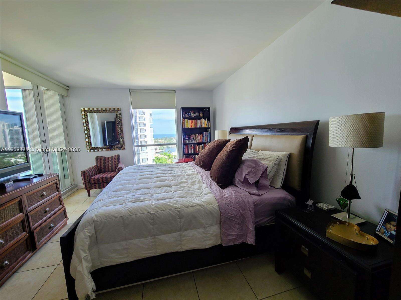 South Tower At The Point at 21055 Yacht Club Dr, Aventura, FL 33180 - For Sale photo 5