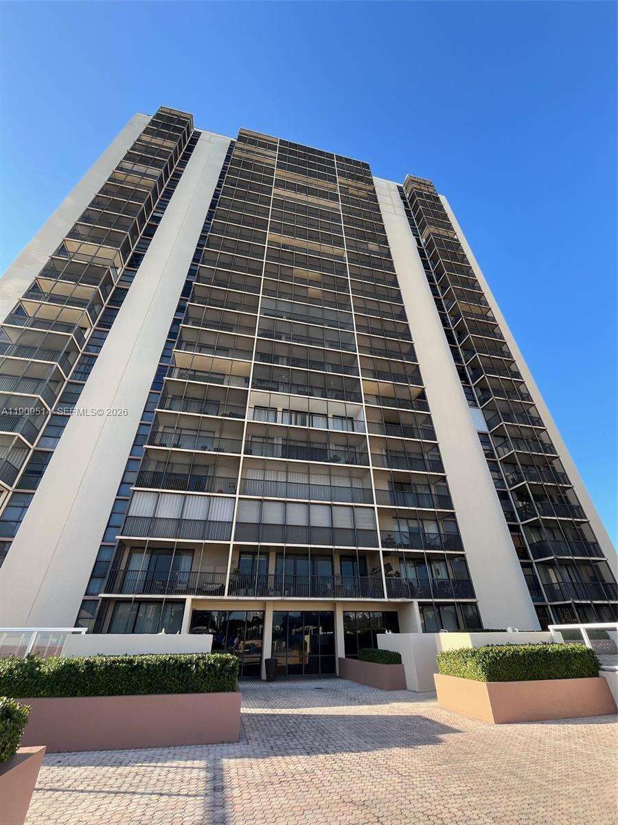 Coronado Condo Tower Ii Condos for Sale & Rent | Picture 1