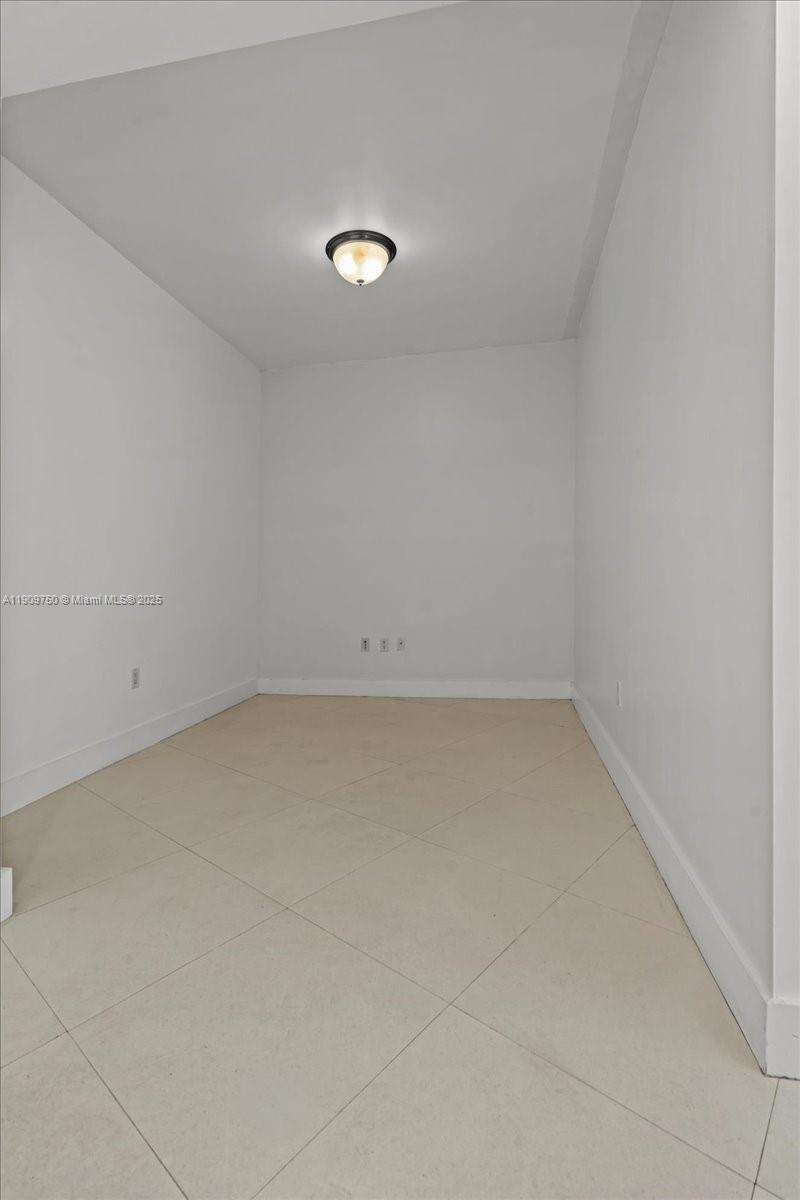 3030 Aventura at 3030 188 St, Aventura, FL 33180 - For Sale photo 4