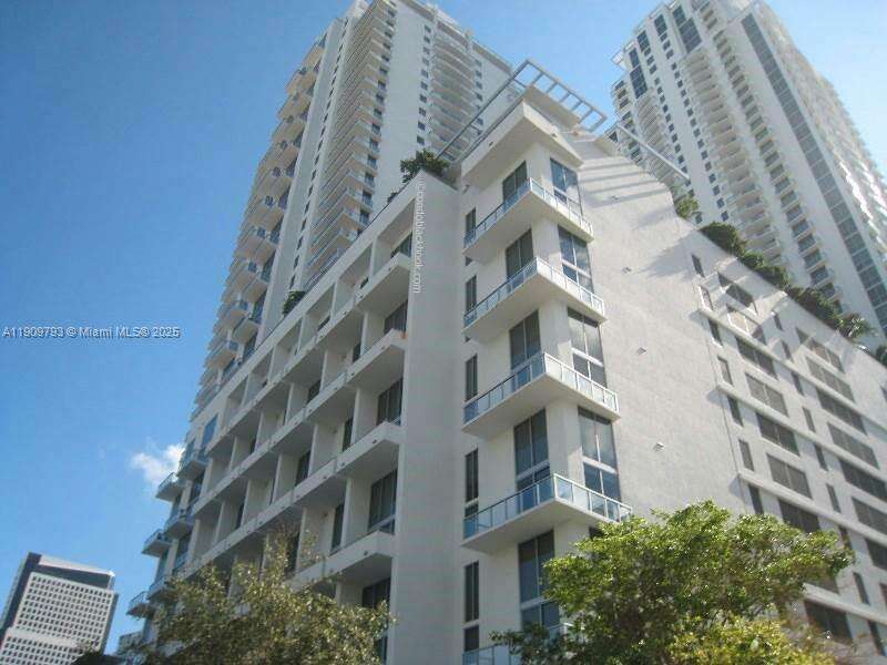 1060 Brickell at 1060 Brickell Ave, Miami, FL 33131 - For Sale photo 13