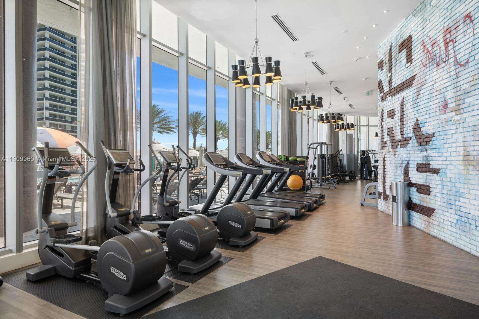 Hyde Resort at 4111 Ocean Dr, Hollywood, FL 33019 - For Sale photo 11