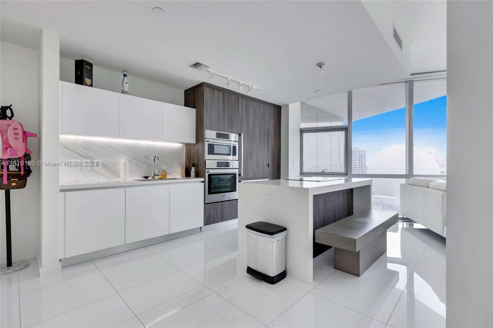 Paramount Miami Worldcenter at 851 1 Ave, Miami, FL 33132 - For Sale photo 2