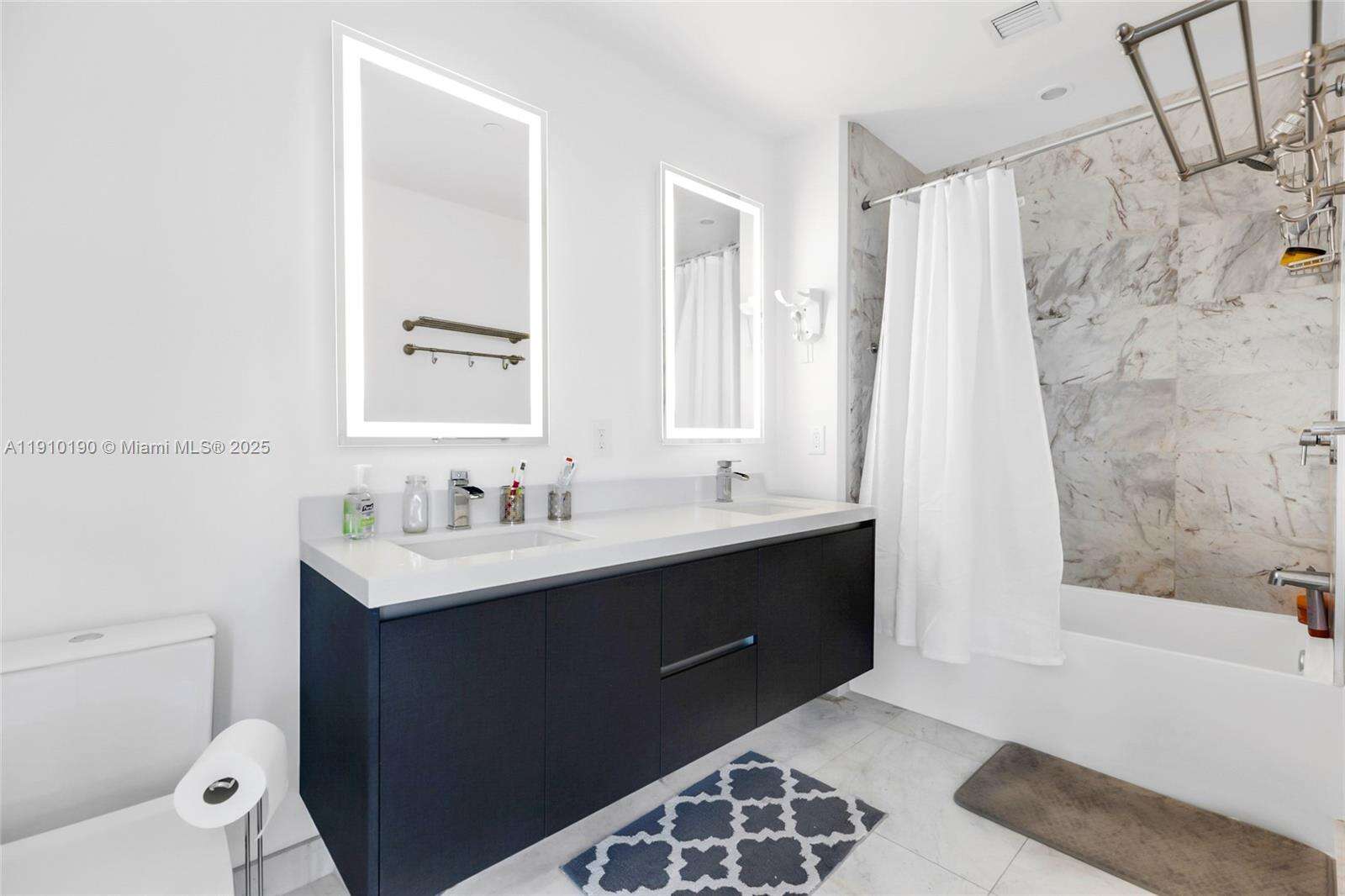 Paramount Miami Worldcenter at 851 1 Ave, Miami, FL 33132 - For Sale photo 12