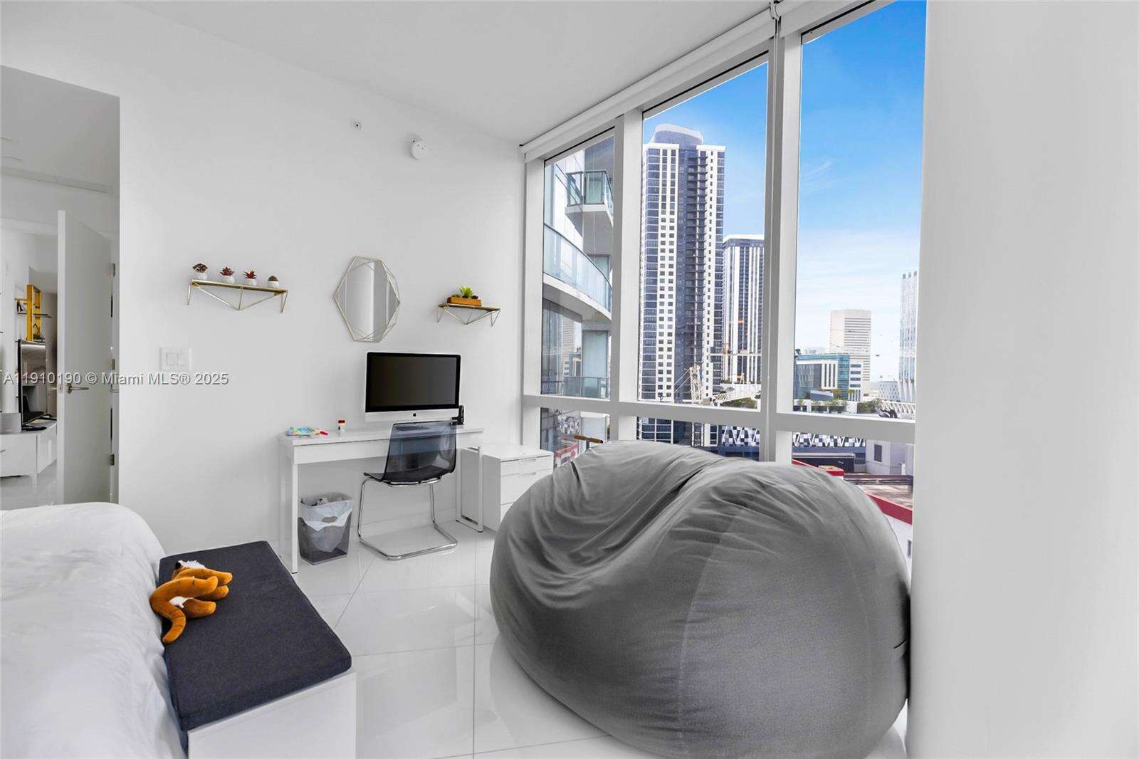 Paramount Miami Worldcenter at 851 1 Ave, Miami, FL 33132 - For Sale photo 13