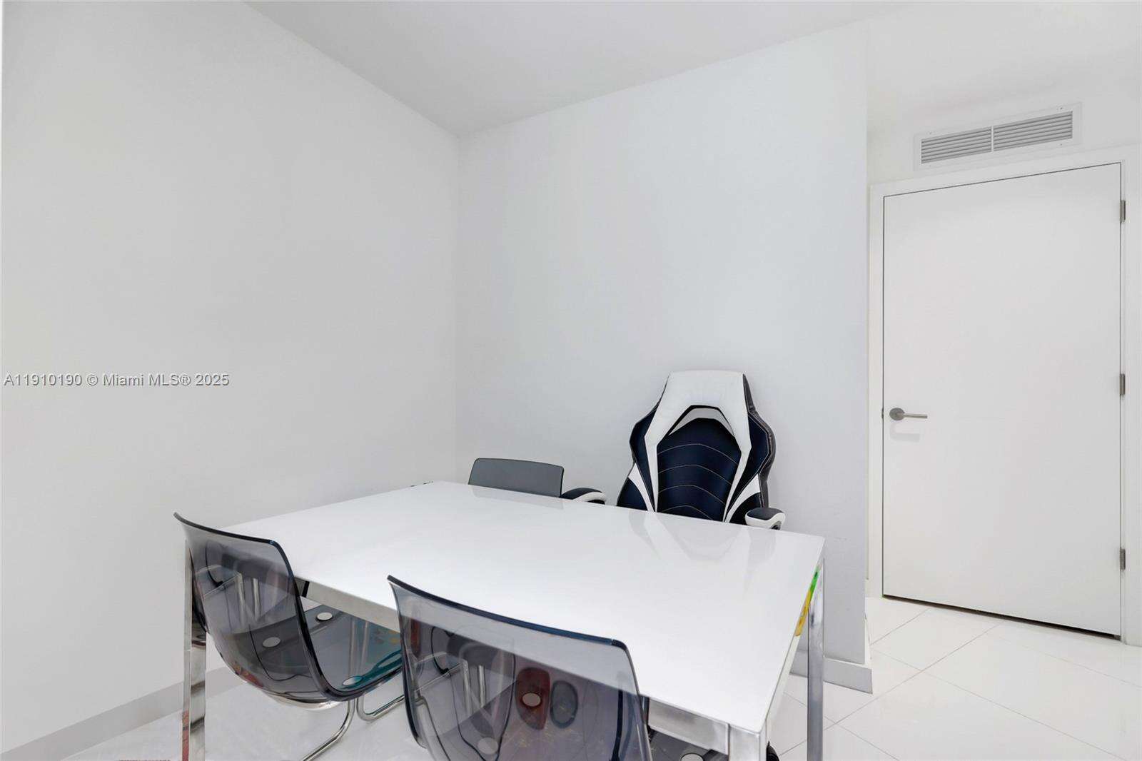 Paramount Miami Worldcenter at 851 1 Ave, Miami, FL 33132 - For Sale photo 18