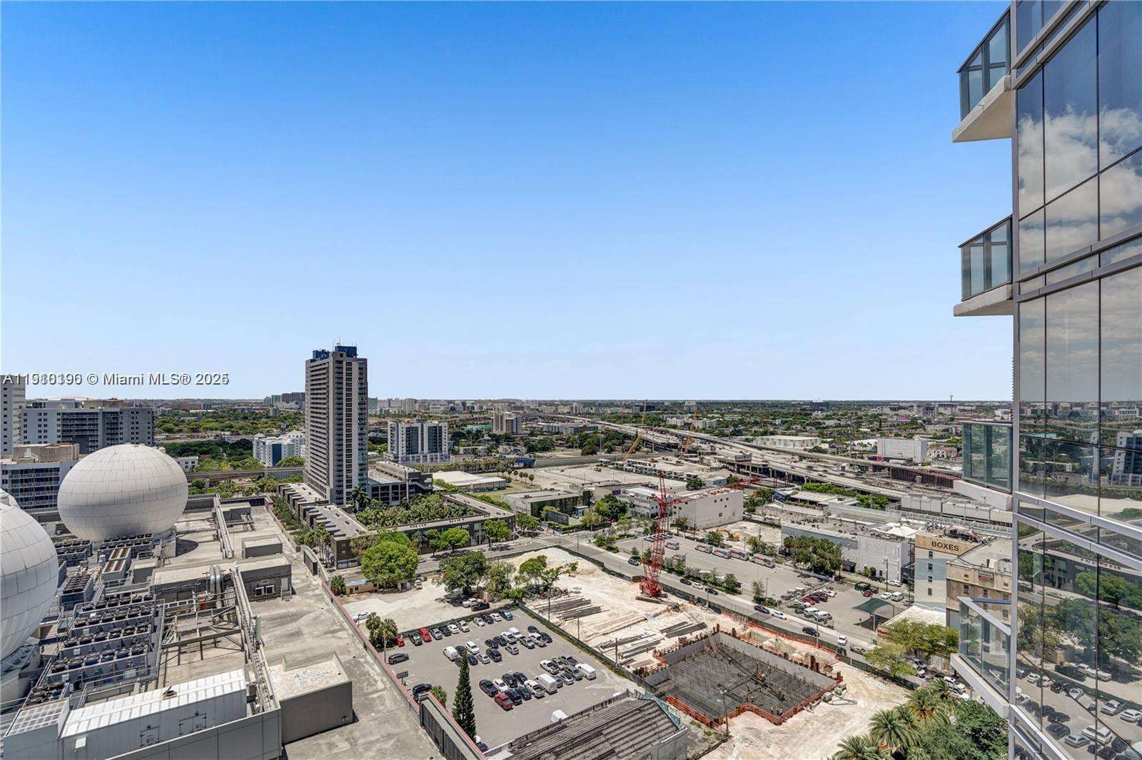 Paramount Miami Worldcenter at 851 1 Ave, Miami, FL 33132 - For Sale photo 23