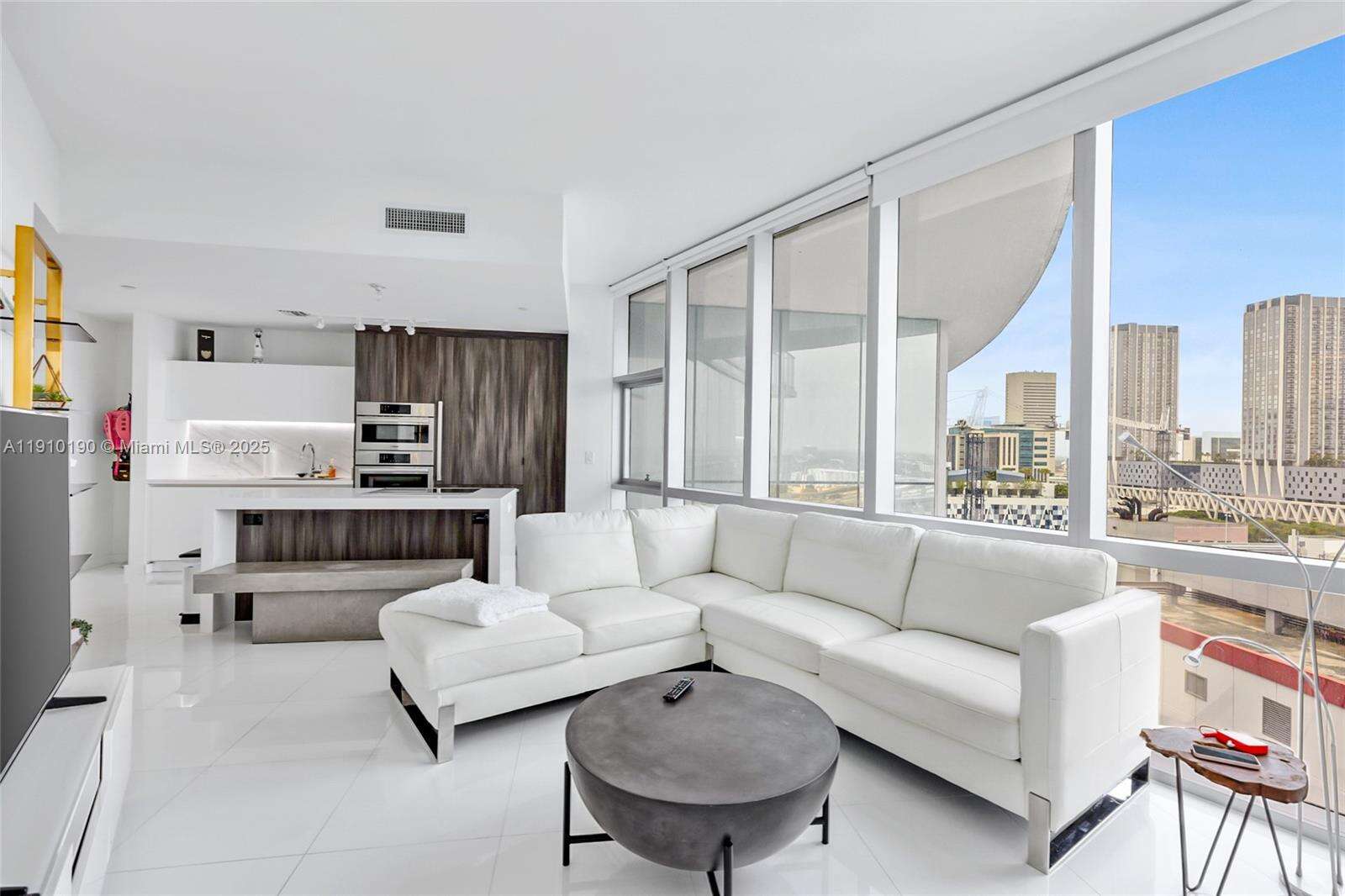 Paramount Miami Worldcenter at 851 1 Ave, Miami, FL 33132 - For Sale photo 6