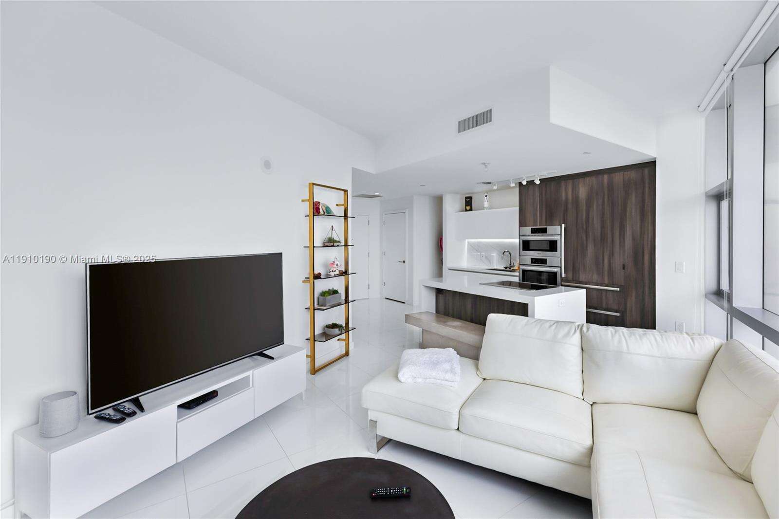Paramount Miami Worldcenter at 851 1 Ave, Miami, FL 33132 - For Sale photo 7