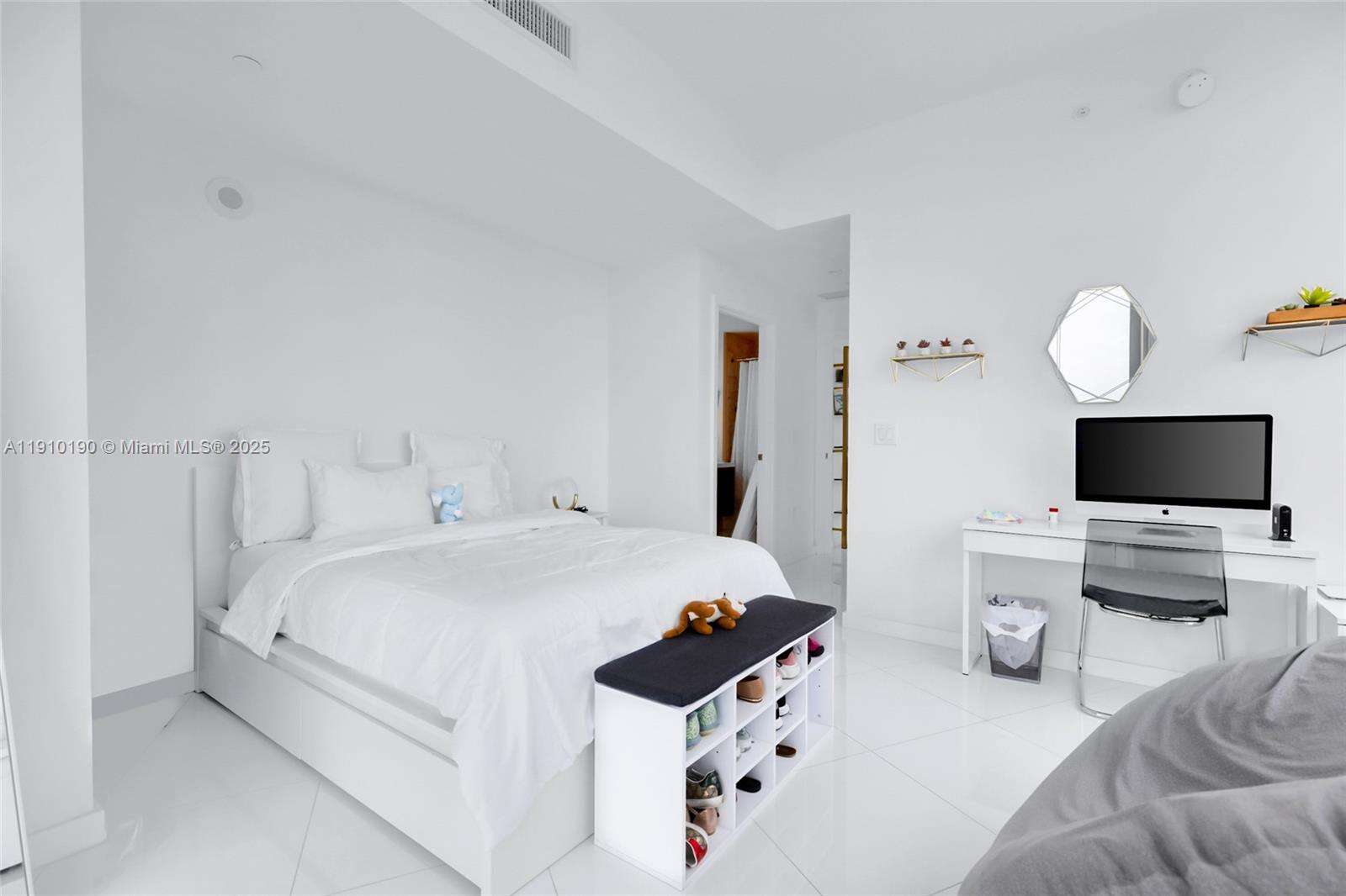 Paramount Miami Worldcenter at 851 1 Ave, Miami, FL 33132 - For Sale photo 9