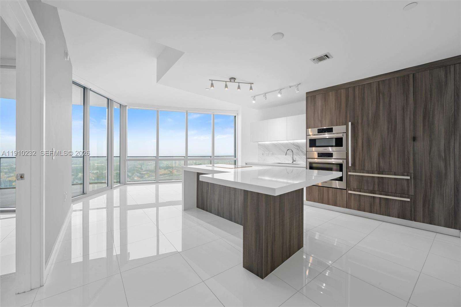 Paramount Miami Worldcenter at 851 1 Ave, Miami, FL 33132 - For Sale photo 1