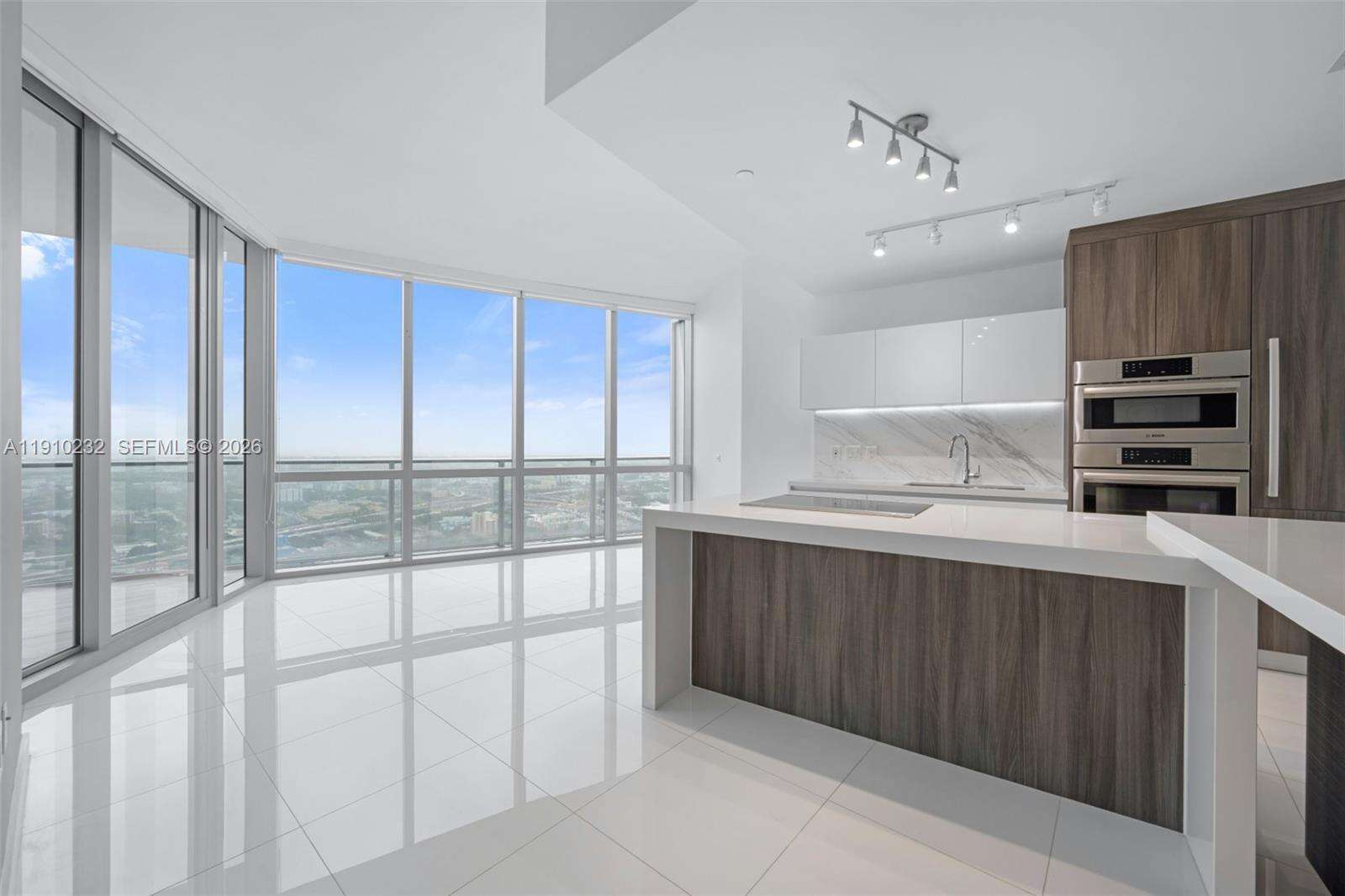 Paramount Miami Worldcenter at 851 1 Ave, Miami, FL 33132 - For Sale photo 2