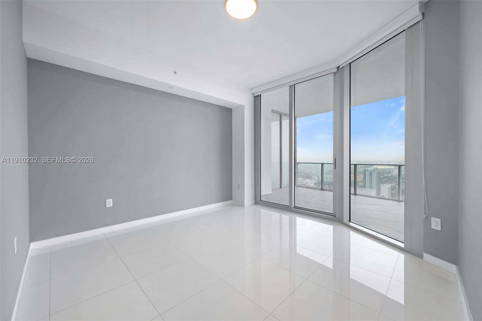 Paramount Miami Worldcenter at 851 1 Ave, Miami, FL 33132 - For Sale photo 17