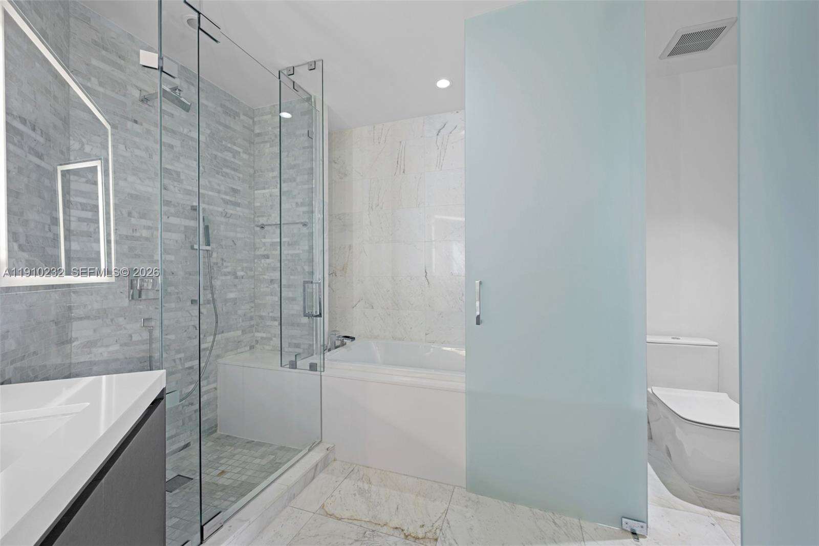 Paramount Miami Worldcenter at 851 1 Ave, Miami, FL 33132 - For Sale photo 22