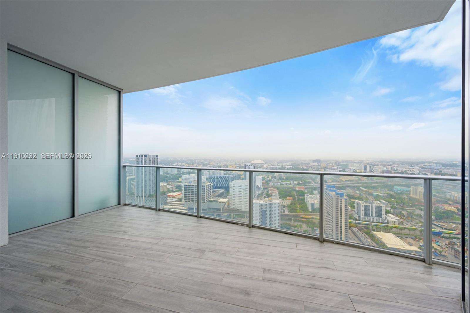 Paramount Miami Worldcenter at 851 1 Ave, Miami, FL 33132 - For Sale photo 23