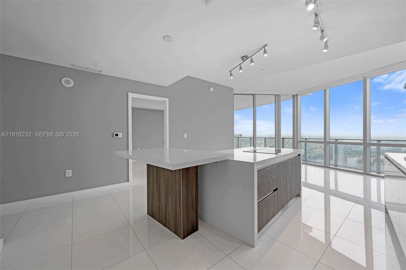 Paramount Miami Worldcenter at 851 1 Ave, Miami, FL 33132 - For Sale photo 4