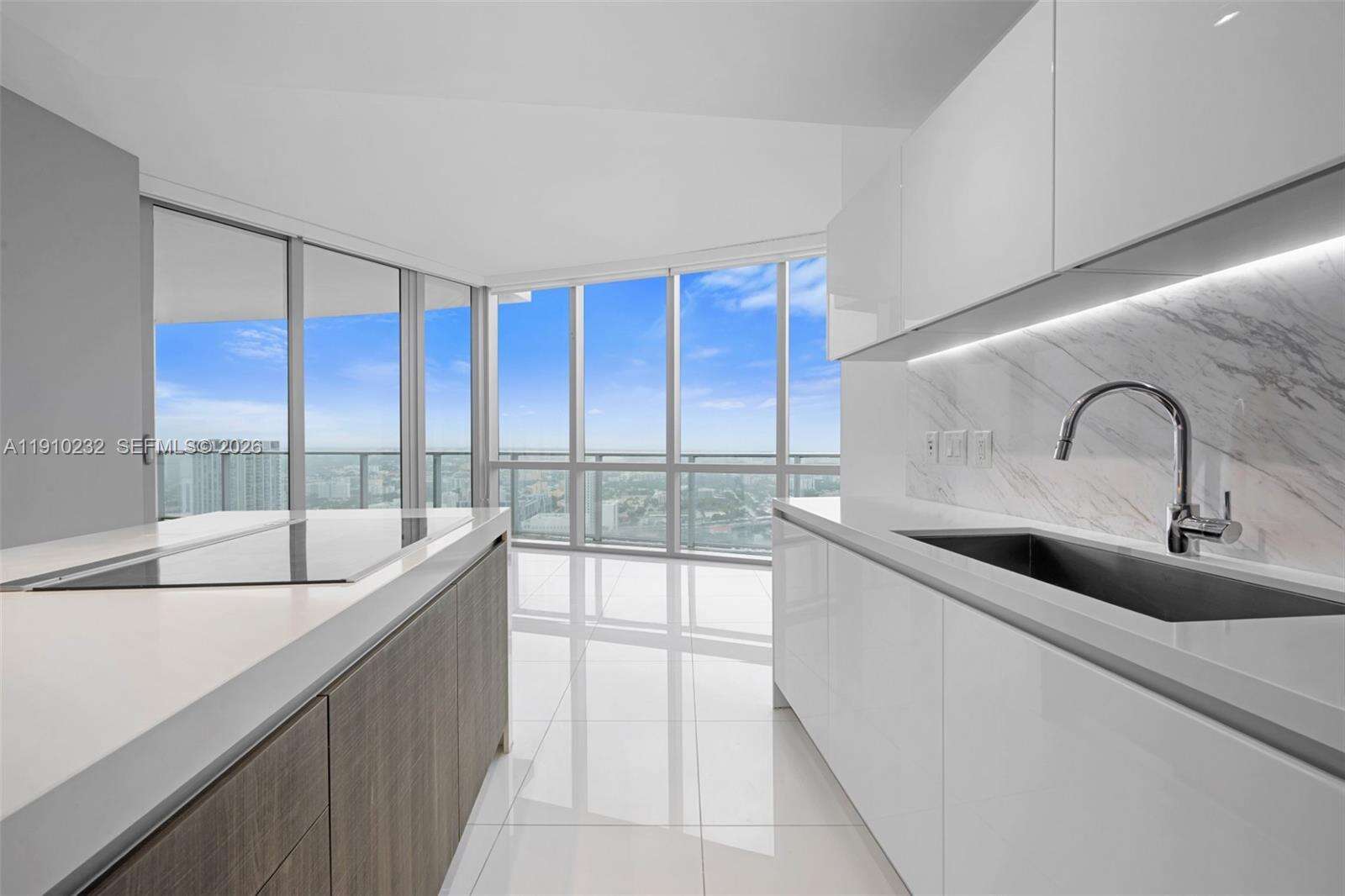 Paramount Miami Worldcenter at 851 1 Ave, Miami, FL 33132 - For Sale photo 7