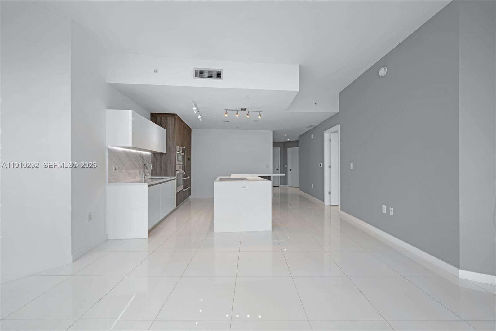 Paramount Miami Worldcenter at 851 1 Ave, Miami, FL 33132 - For Sale photo 10