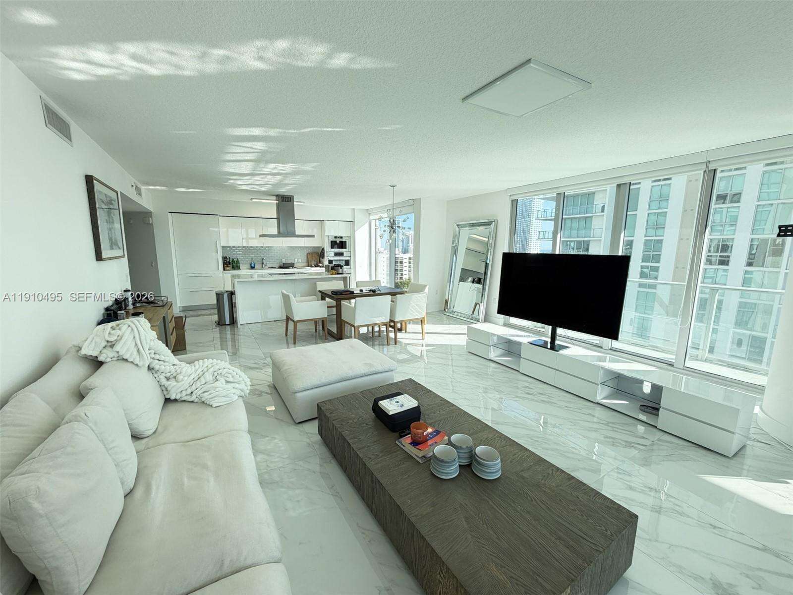 PARQUE TOWERS - 330 Sunny Isles Blvd, Sunny Isles Beach, FL 33160 | Picture 4