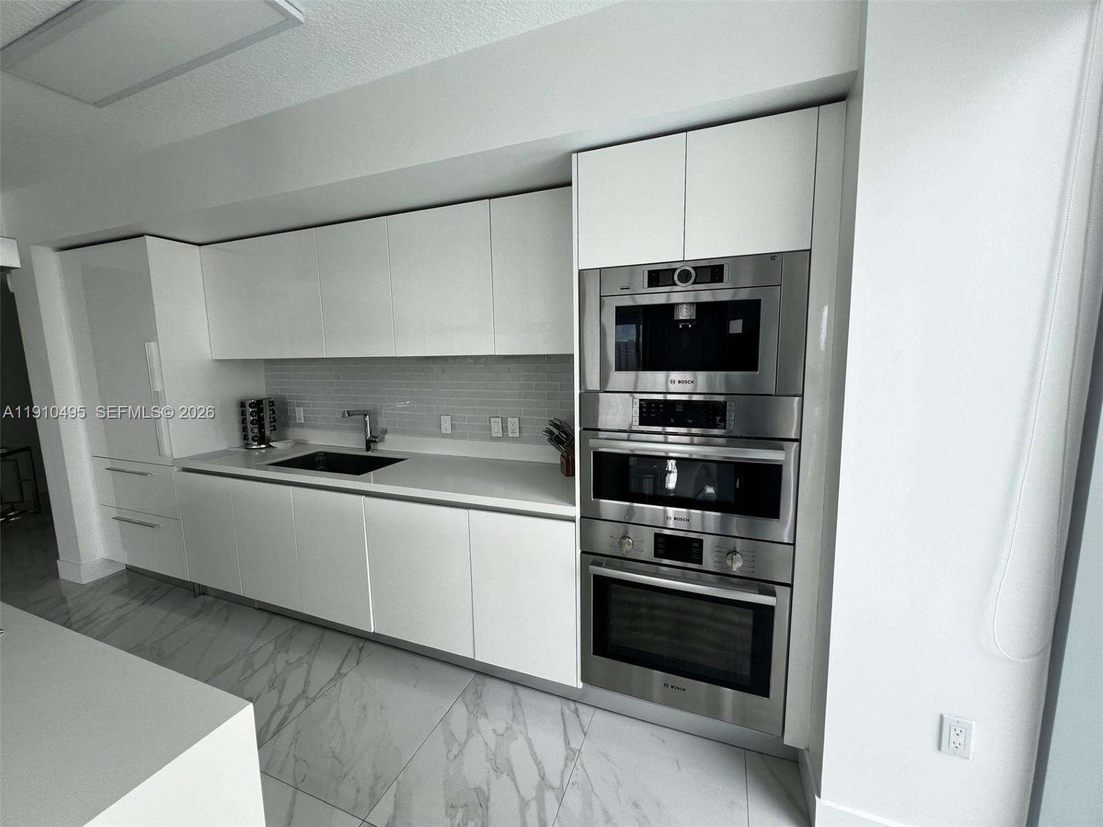 PARQUE TOWERS - 330 Sunny Isles Blvd, Sunny Isles Beach, FL 33160 | Picture 31