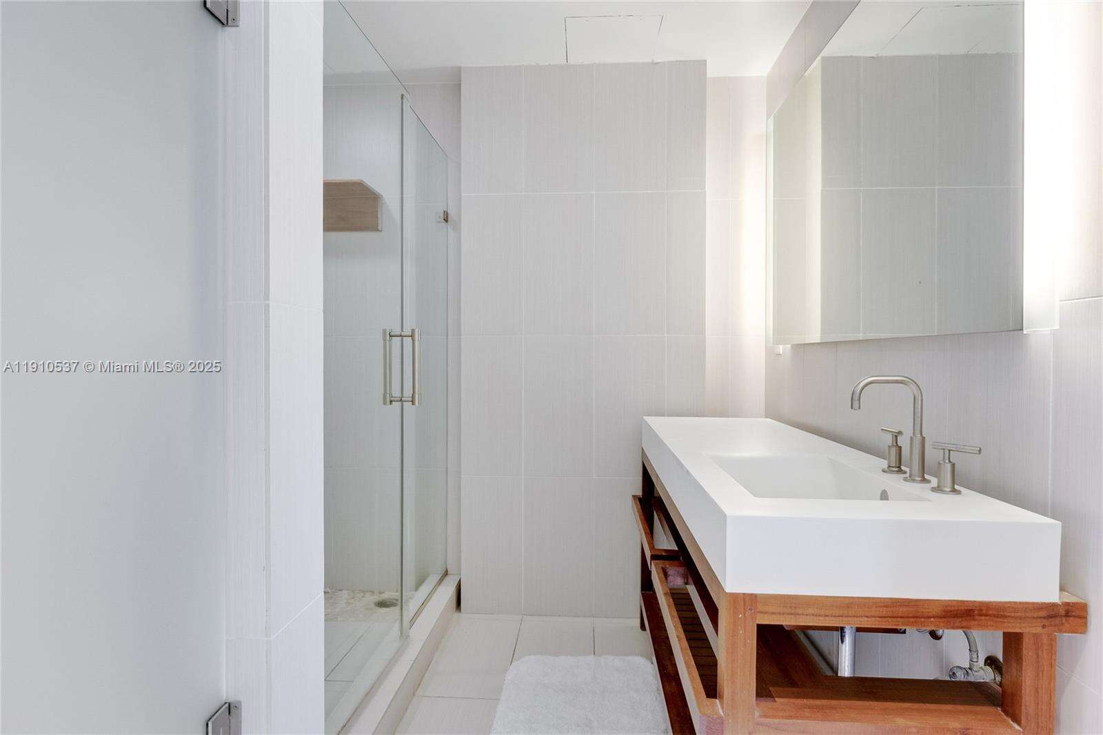 FORT LAUDERDALE RESIDENCES - 3101 Bayshore Dr, Fort Lauderdale, FL 33304 | Picture 21