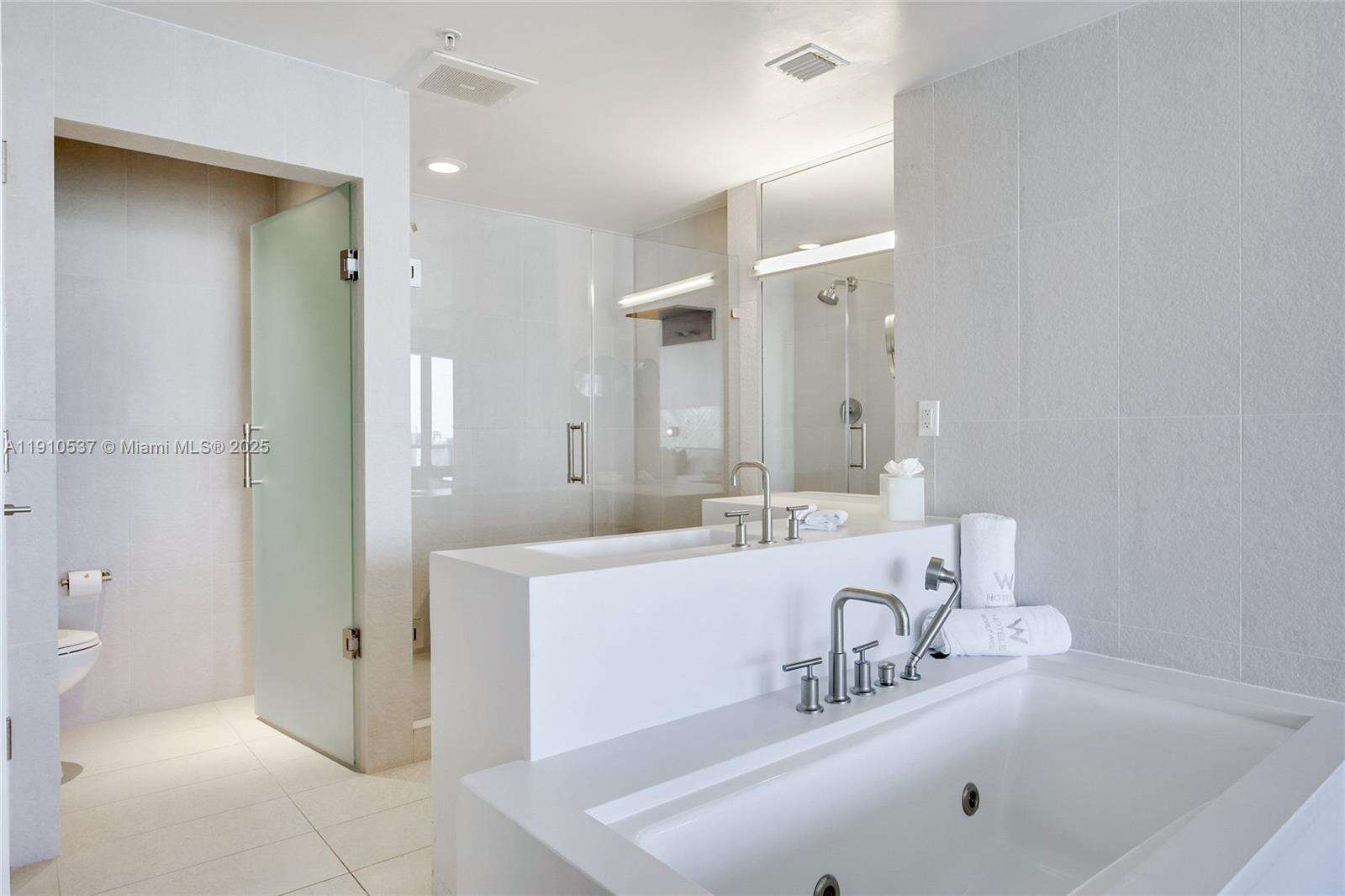 FORT LAUDERDALE RESIDENCES - 3101 Bayshore Dr, Fort Lauderdale, FL 33304 | Picture 29