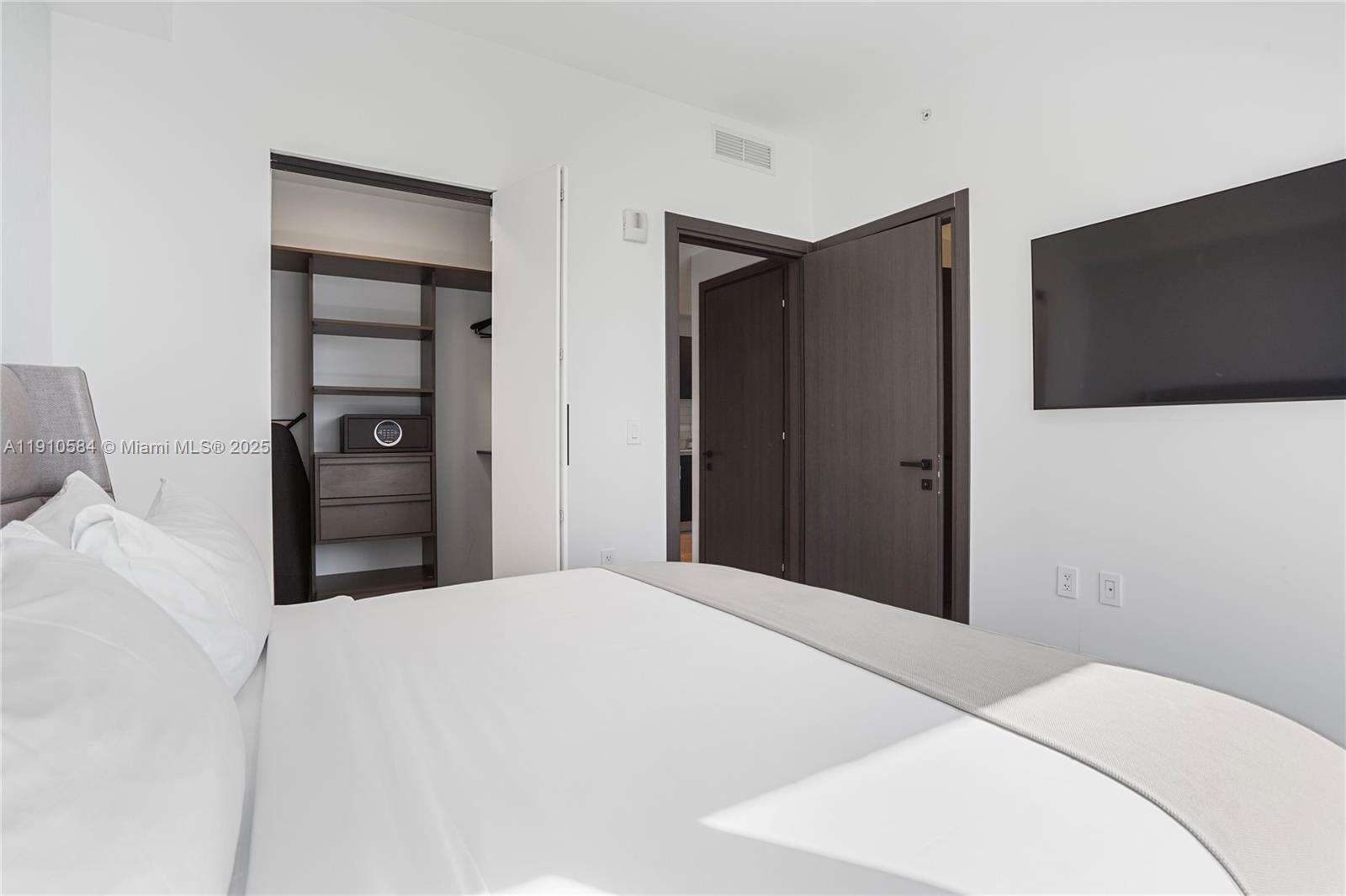 398 NE 5TH STREET - 398 5th St, Miami, FL 33132 | Picture 19