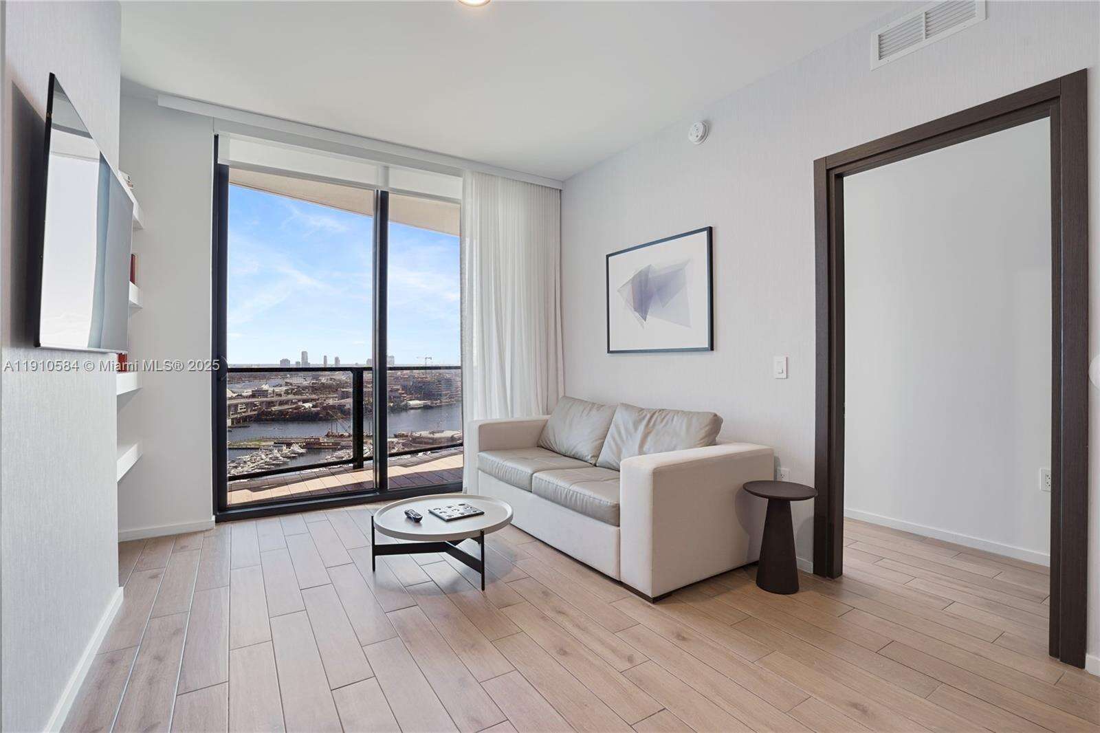 398 NE 5TH STREET - 398 5th St, Miami, FL 33132 | Picture 7