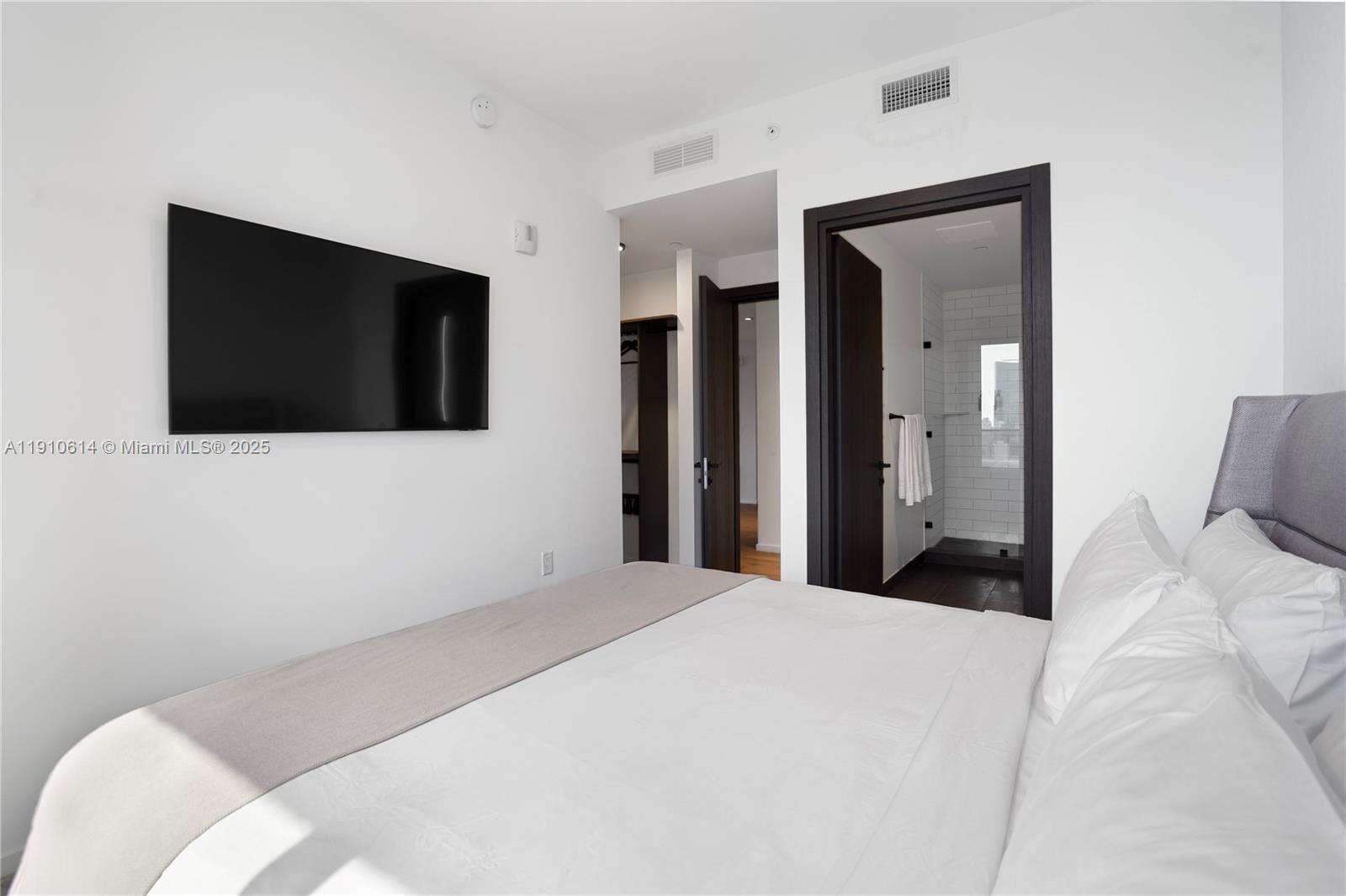 398 NE 5TH STREET - 398 5th St, Miami, FL 33132 | Picture 17