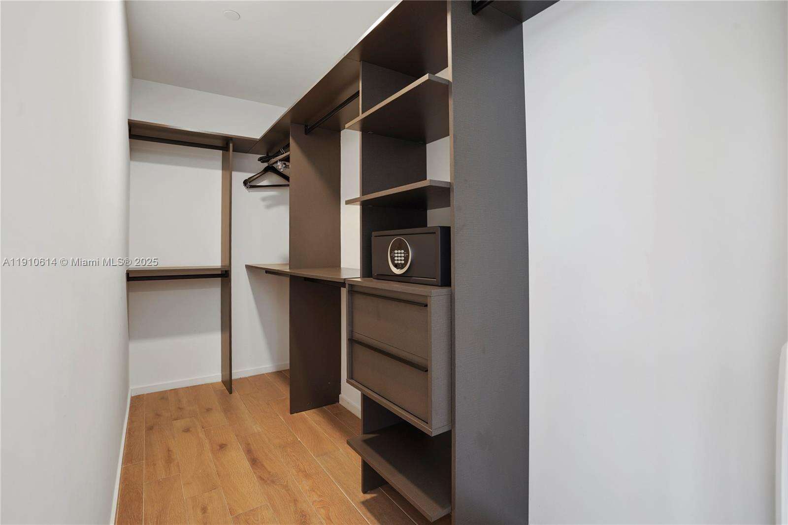 398 NE 5TH STREET - 398 5th St, Miami, FL 33132 | Picture 24